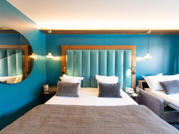 Fahrenheit Seven Courchevel : photo 10 de la chambre chambre triple avec baignoire - vue sur village