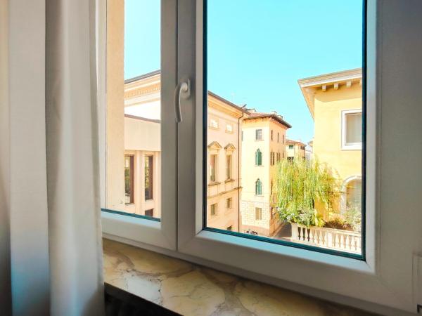 Corte Melone room rental : photo 8 de la chambre grande chambre double