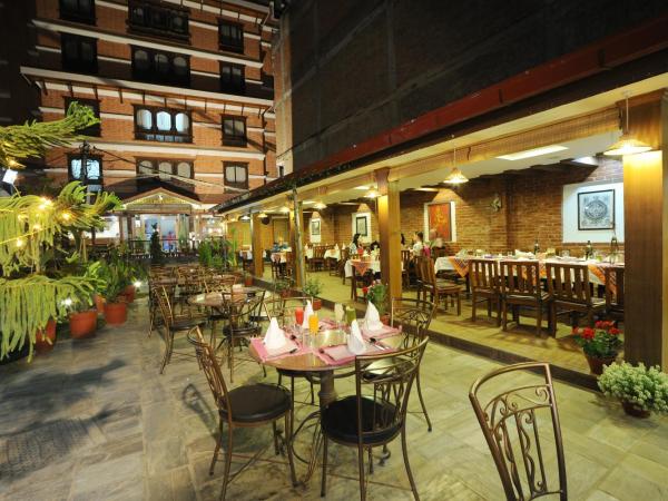 Apsara Boutique Hotel : photo 8 de la chambre chambre lit king-size de luxe - vue sur montagne