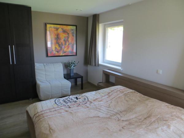 Bed and breakfast Mentari : photo 2 de la chambre chambre double deluxe avec salle de bains privative