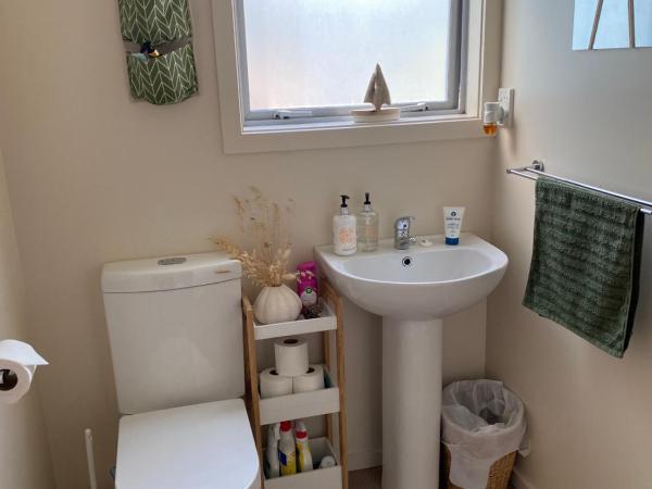 The Willow Guest Suite : photo 4 de la chambre chambre double avec salle de bains privative