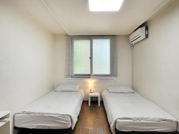 Hongdae Cheese Guesthouse : photo 4 de la chambre chambre lits jumeaux