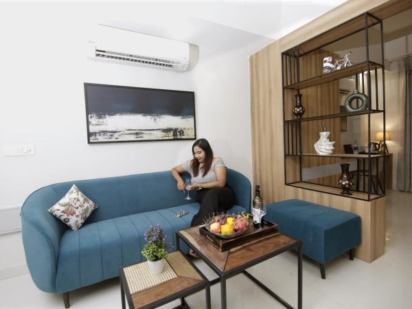 Saltstayz Premier - Golf Course Extension Road : photo 3 de la chambre appartement avec balcon