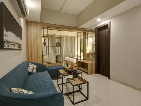 Saltstayz Premier - Golf Course Extension Road : photo 9 de la chambre appartement avec balcon