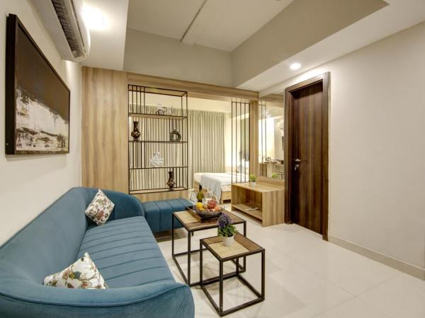 Saltstayz Premier - Golf Course Extension Road : photo 10 de la chambre appartement avec balcon