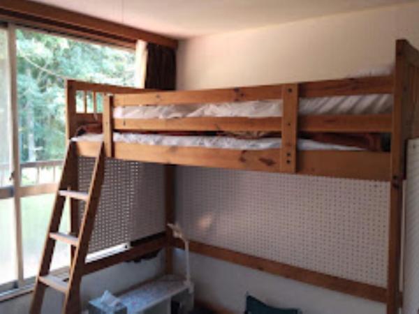 Guesthouse Oomiya base 大宮基地別荘 : photo 7 de la chambre chambre triple Économique avec salle de bains commune