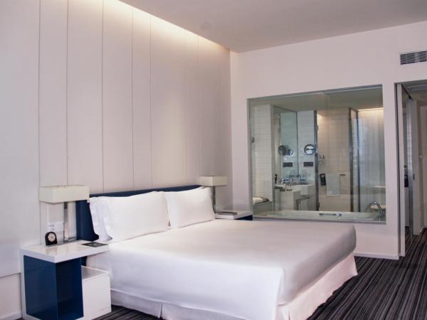 Grand Mercure Shanghai Century Park - Free shuttle bus to SNIEC : photo 5 de la chambre chambre king exécutive avec accès au salon