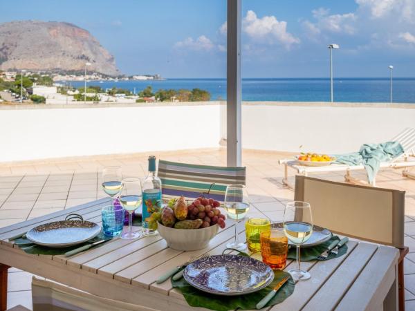 Sapore di Sale by DomuSicily : photo 1 de la chambre appartement 3 chambres