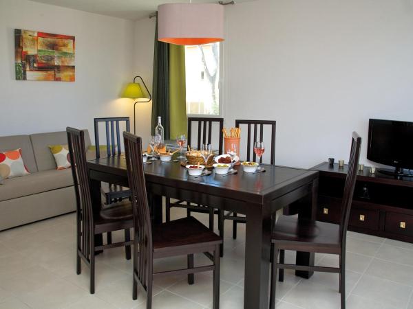 Lagrange Vacances Les Terrasses des Embiez : photo 3 de la chambre appartement 1 chambre avec alcôve (6 adultes)