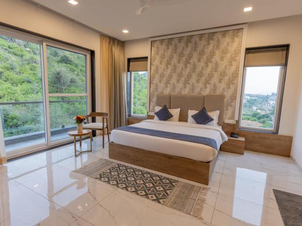 SURAMYA-A Luxury Boutique Hotel : photo 2 de la chambre chambre double deluxe avec balcon