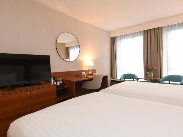 Crowne Plaza Maastricht, an IHG Hotel : photo 3 de la chambre chambre lit king-size première - vue sur rivière