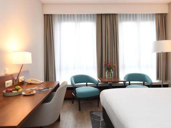 Crowne Plaza Maastricht, an IHG Hotel : photo 2 de la chambre chambre premium avec 2 lits queen-size - vue sur rivière