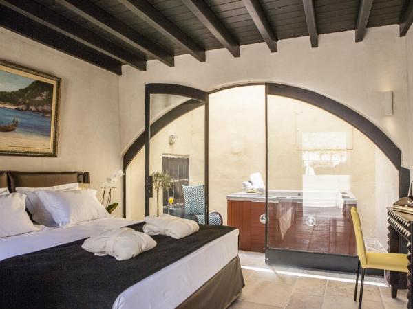 Allegory Boutique Hotel : photo 4 de la chambre suite vip avec bain à remous sur la terrasse - andromède