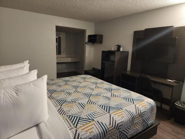 Motel 6 Sacramento CA Natomas : photo 1 de la chambre chambre lit king-size standard - non-fumeurs 