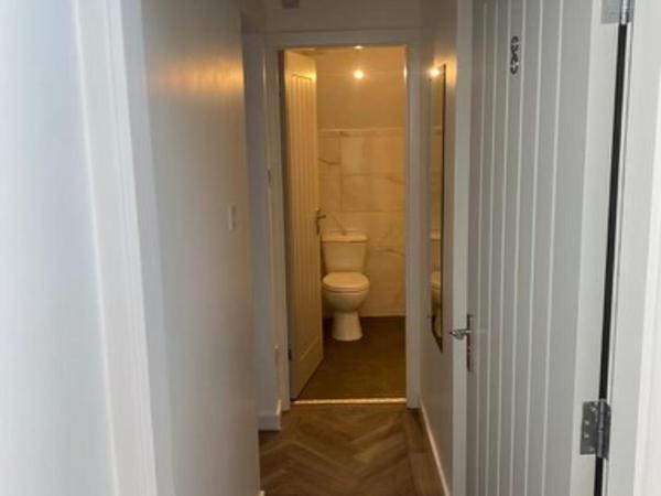 The Glenbuck Hotel Anfield : photo 3 de la chambre chambre triple avec salle de bains privative
