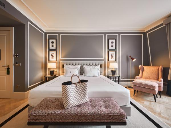 GA Palace Hotel & Spa, a XIXth-Century Villa : photo 7 de la chambre chambre double exécutive avec balcon - vue sur pont