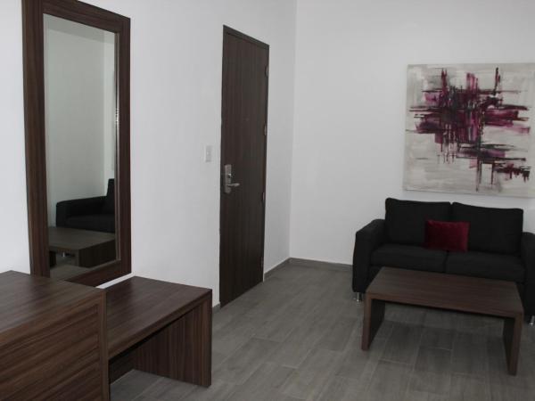 Mesón de la Luna Hotel & Spa : photo 9 de la chambre suite lit king-size avec baignoire spa