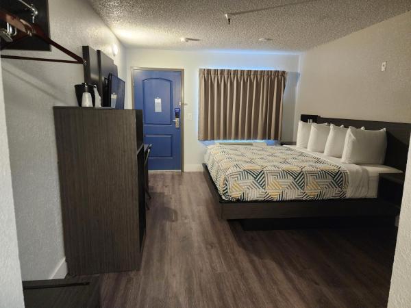 Motel 6 Sacramento CA Natomas : photo 7 de la chambre chambre lit king-size standard - non-fumeurs 
