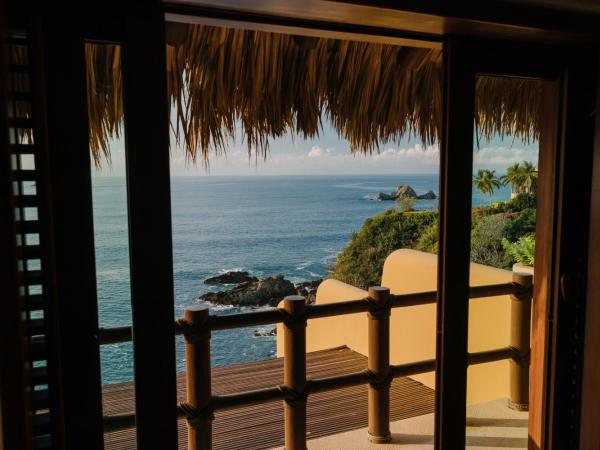 Cala de Mar Resort & Spa Ixtapa : photo 7 de la chambre suite bord falaise - côté océan