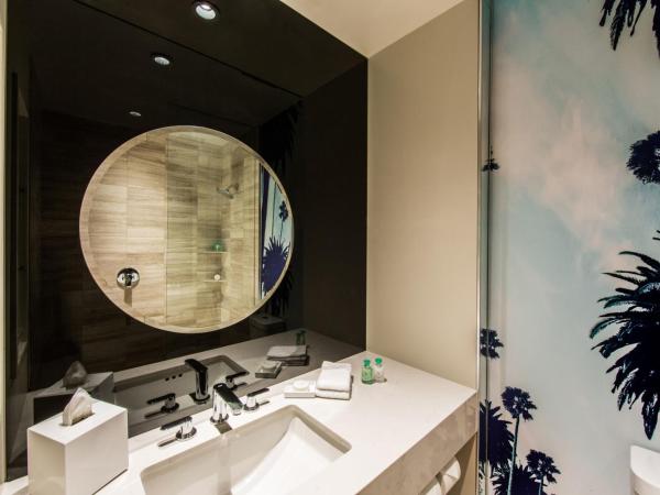 Mosaic Hotel Beverly Hills : photo 6 de la chambre chambre lit king-size de luxe