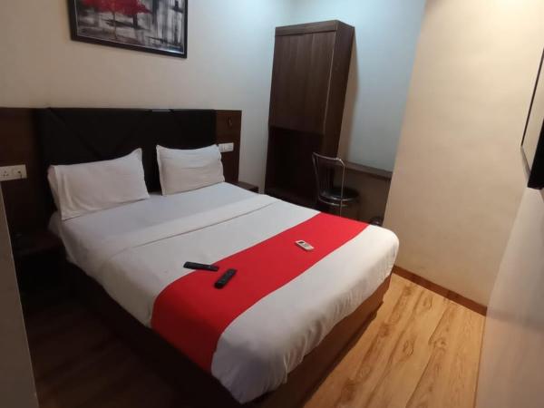 Hotel Deluxe Residency : photo 5 de la chambre chambre double standard