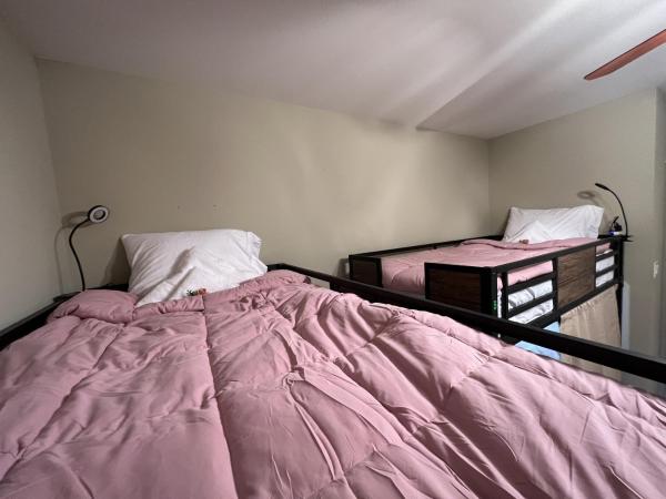 MyCrib Houston Hostel : photo 7 de la chambre lit superposé dans dortoir pour femmes 