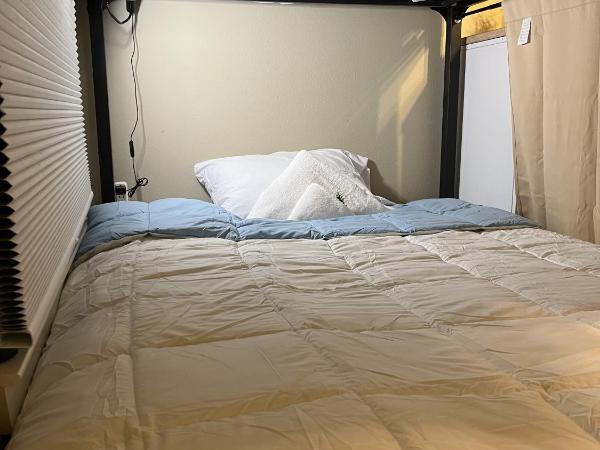 MyCrib Houston Hostel : photo 7 de la chambre lits superposés dans dortoir masculin 