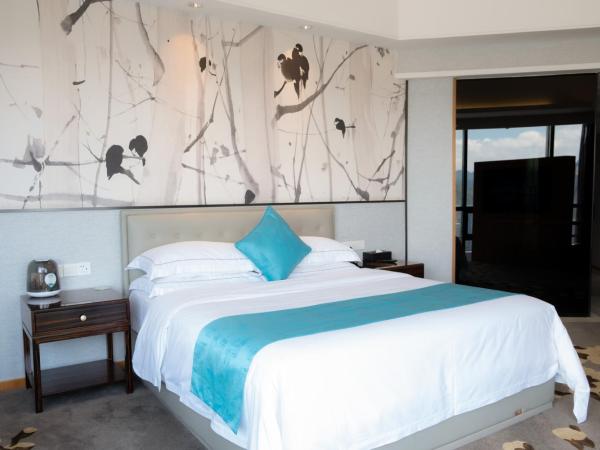 Huaqiang Plaza Hotel Shenzhen, Enjoy Complimentary Afternoon Tea & Mini Bar & Night Snack : photo 3 de la chambre chambre lit queen-size deluxe