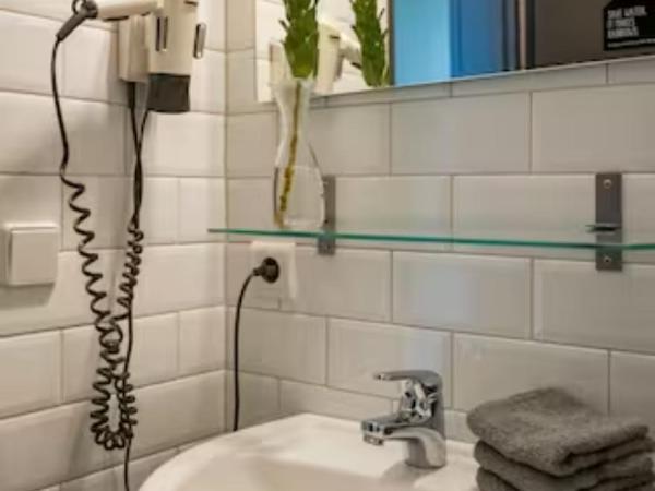 WALLYARD Stay : photo 4 de la chambre chambre quadruple avec salle de bains