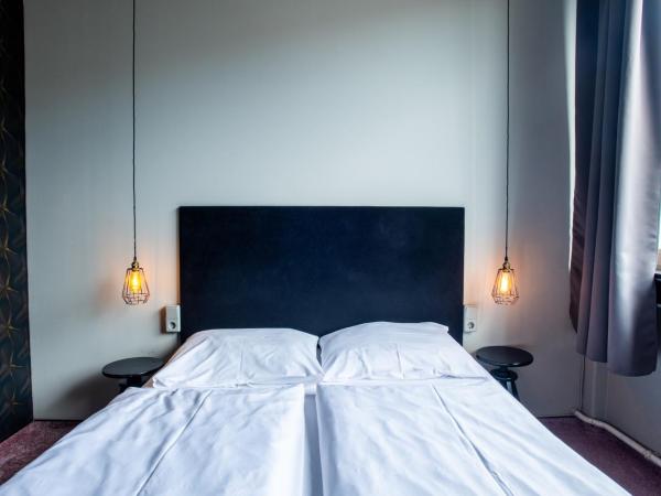 WALLYARD Stay : photo 3 de la chambre chambre double avec salle de bains