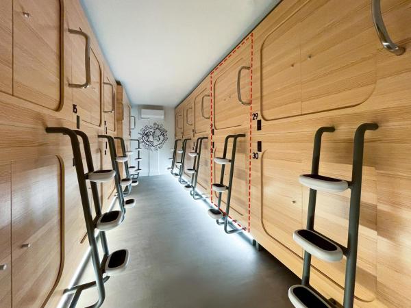 Airone Capsule Hotel : photo 2 de la chambre dortoir mixte 