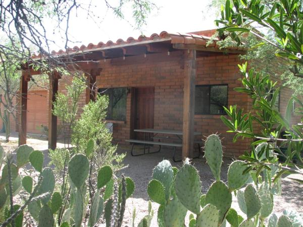 Desert Trails Bed & Breakfast : photo 8 de la chambre bungalow - vue sur jardin