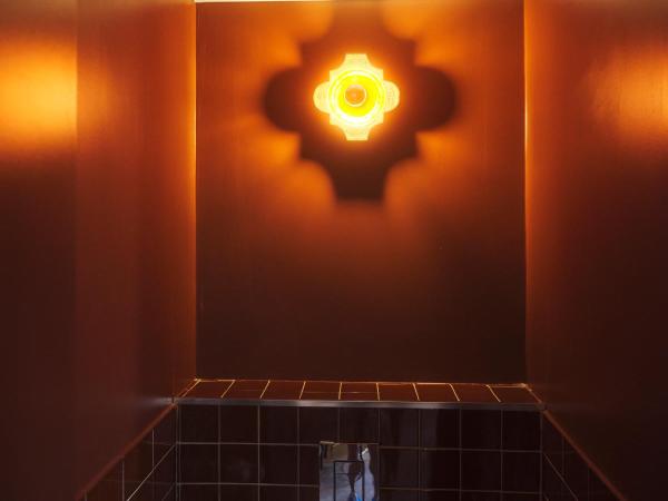 Hôtel Présent : photo 3 de la chambre chambre double deluxe avec balcon