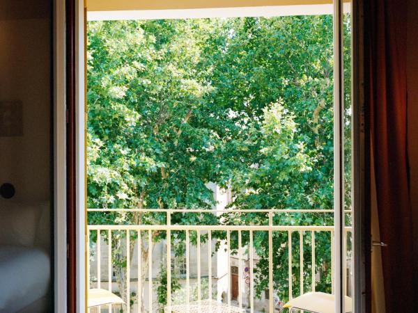 Hôtel Présent : photo 8 de la chambre chambre double avec balcon