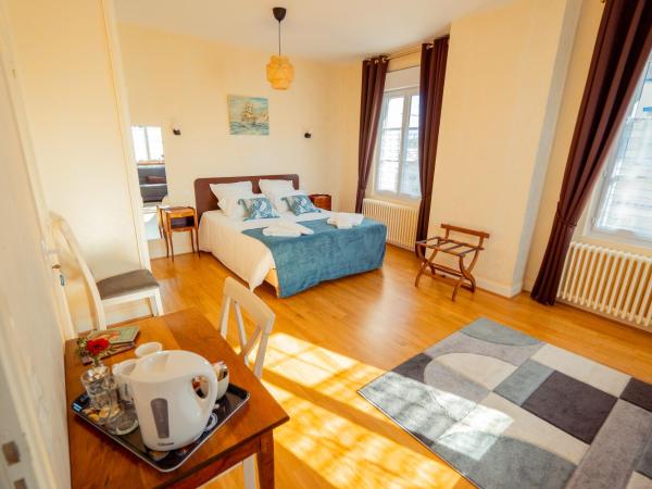 RELAIS SAINT JACQUES : photo 1 de la chambre chambre quadruple deluxe