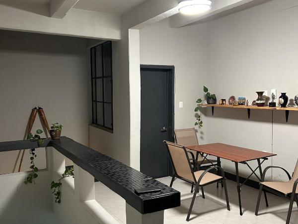 Lolita & Enri, la mejor ubicación y vista en el Centro de Querétaro : photo 2 de la chambre chambre double avec balcon