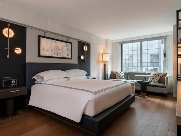 Thompson Central Park New York, by Hyatt : photo 7 de la chambre suite 1 chambre avec lit king-size - accessible aux personnes à mobilité réduite/Étage supérieur
