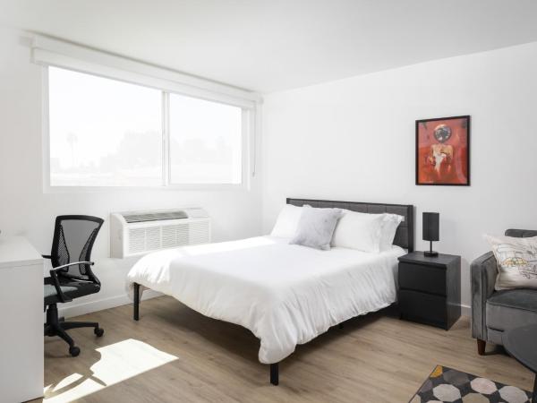 Fenix Hotel Hollywood : photo 3 de la chambre studio avec canapé-lit