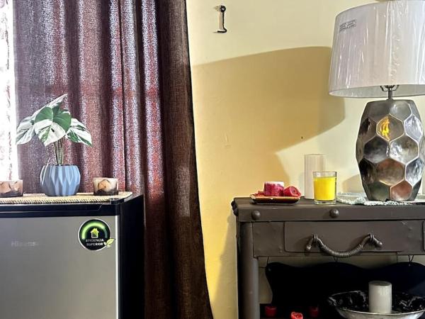 #1-Rooftop Garden-7 Bedrooms-9 Beds-3 Kitchens : photo 8 de la chambre chambre double - vue sur parc