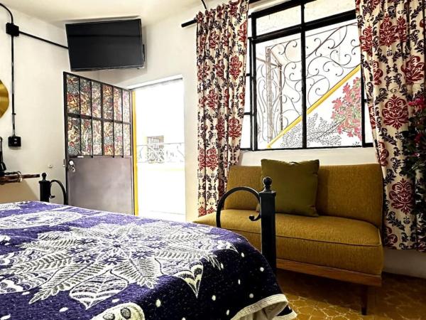 #1-Rooftop Garden-7 Bedrooms-9 Beds-3 Kitchens : photo 10 de la chambre chambre double - vue sur parc