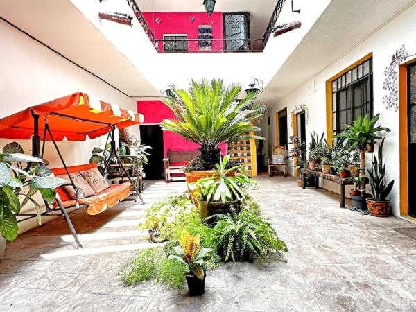 #1-Rooftop Garden-7 Bedrooms-9 Beds-3 Kitchens : photo 9 de la chambre maison de vacances