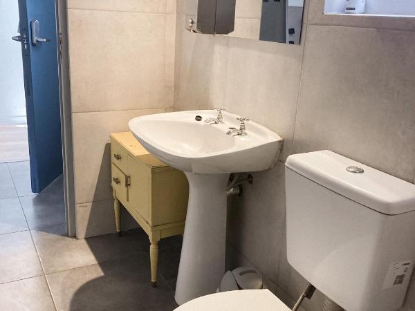 Gorilla Hostel : photo 7 de la chambre lit dans dortoir mixte de 6 lits