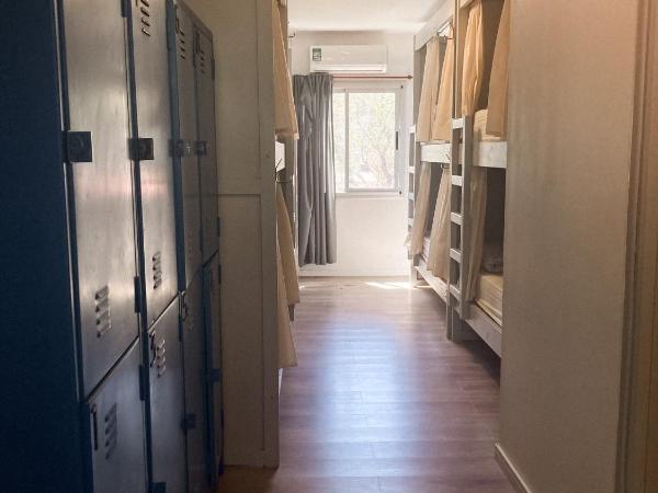 Gorilla Hostel : photo 2 de la chambre lit dans dortoir mixte de 8 lits 