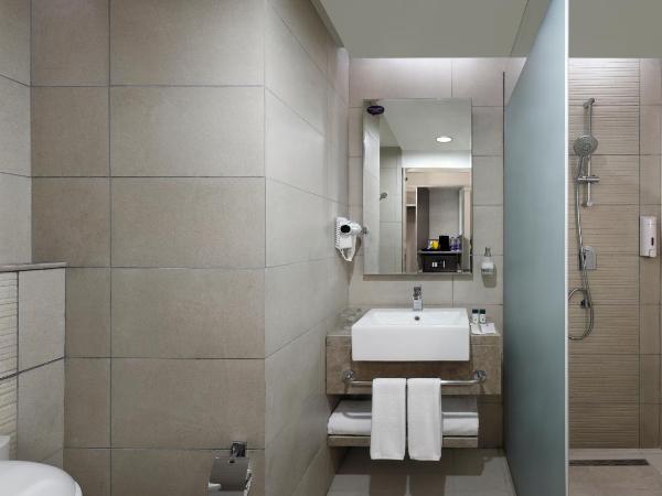 Holiday Inn Express Kolkata Airport, an IHG Hotel : photo 3 de la chambre chambre standard lit queen-size