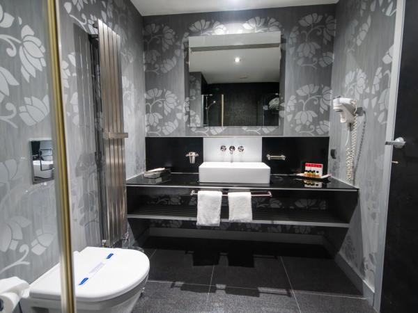 Vernazza Suites : photo 10 de la chambre chambre double standard