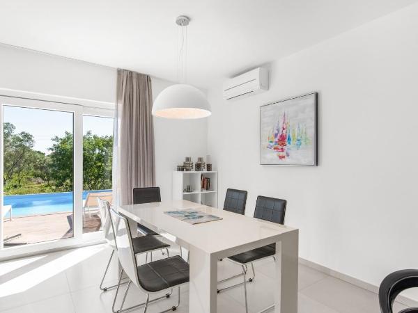 Villa Chic : photo 9 de la chambre villa avec piscine privée