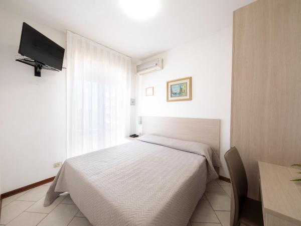 Hotel Madison : photo 2 de la chambre chambre familiale avec balcon