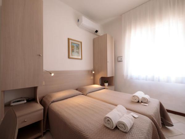 Hotel Madison : photo 1 de la chambre chambre double ou lits jumeaux