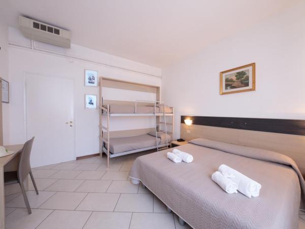 Hotel Madison : photo 2 de la chambre chambre quadruple