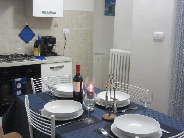 LE GEMME DI PERUGIA - alloggi in centro storico - VIA DELLA CUPA / VIA DELIZIOSA : photo 6 de la chambre chambre quadruple supérieure